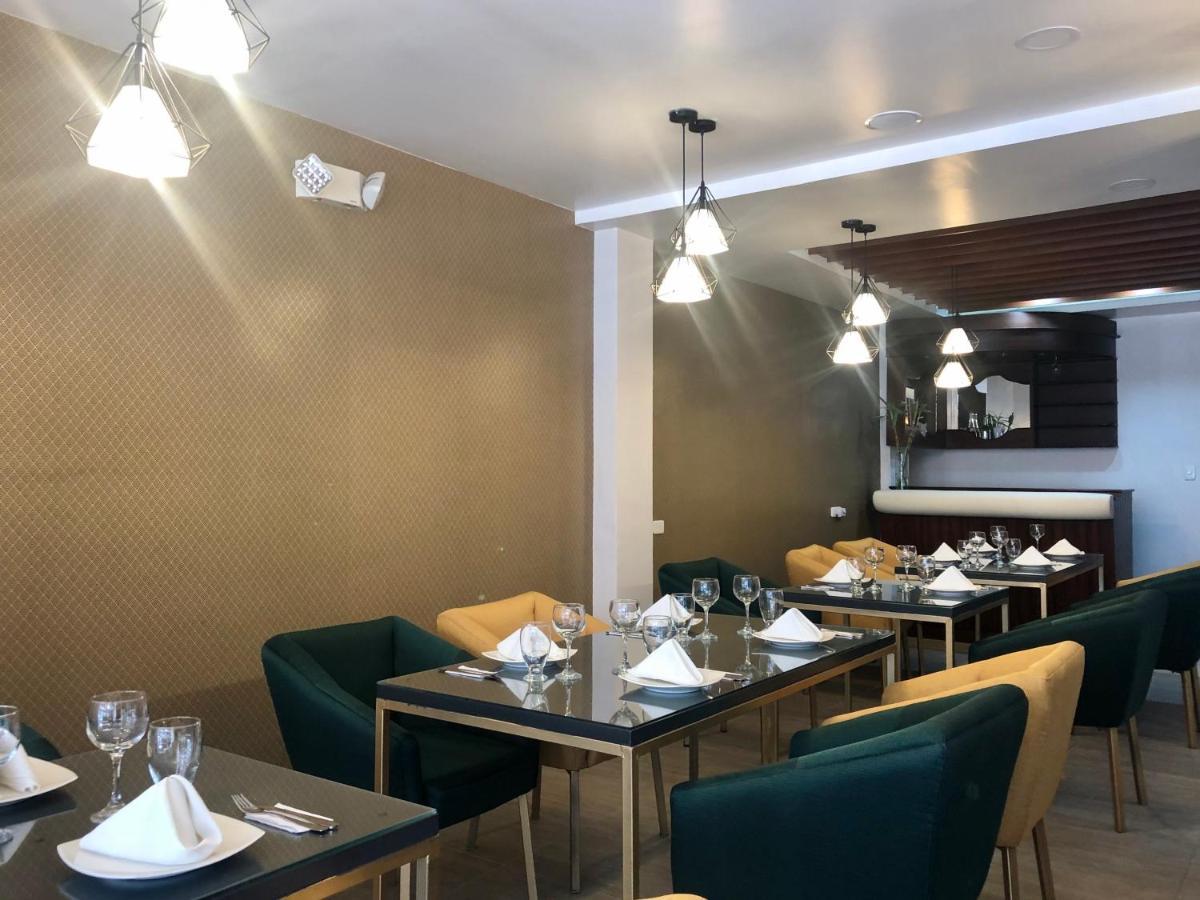 Hotel Makroz Latacunga Bagian luar foto