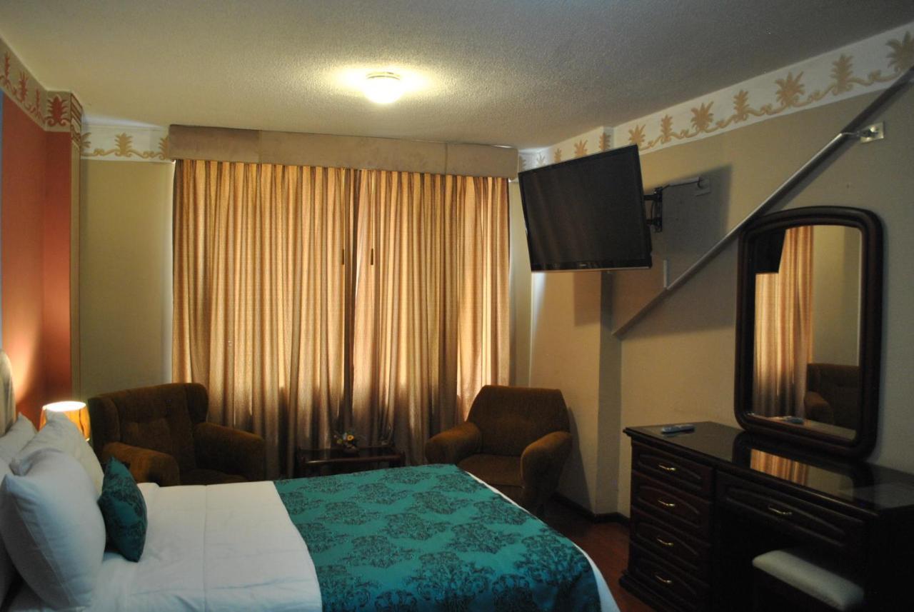 Hotel Makroz Latacunga Bagian luar foto