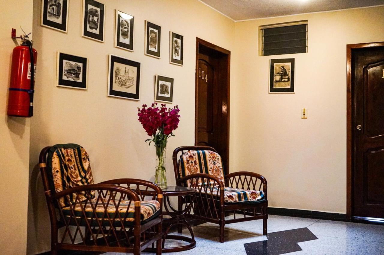 Hotel Makroz Latacunga Bagian luar foto